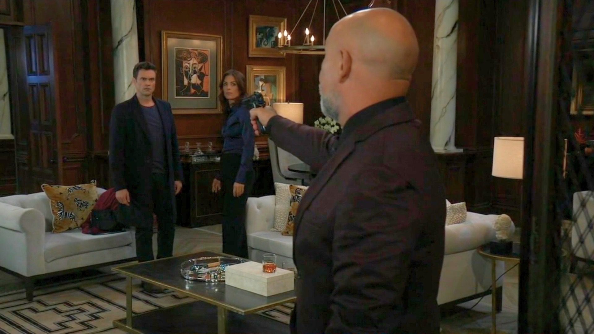 Jenz shoots Dalton in front of Britt on General Hospital | Photo: ABC